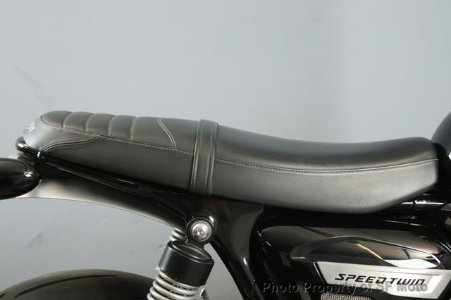 2022 Triumph Speed Twin One Owner, 4 Mi - 22982487 - 40