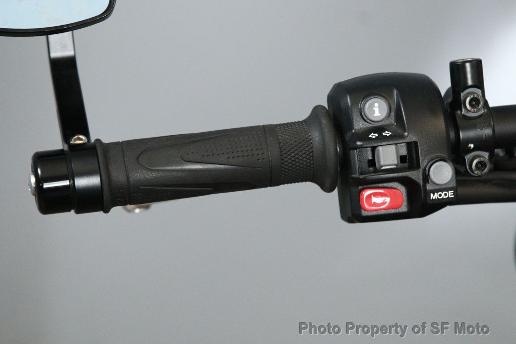 2022 Triumph Street Triple R STD/Low Includes Warranty - 23054417 - 28