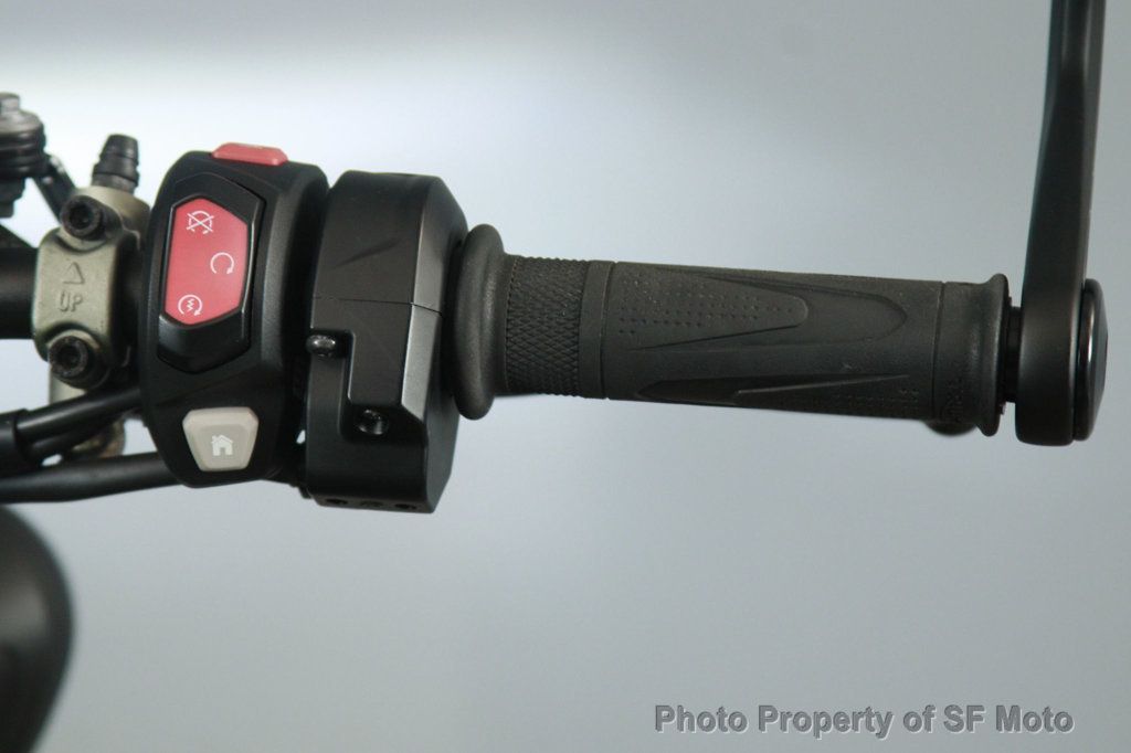 2022 Triumph Street Triple RS 1 Owner, 318 Miles - 23006927 - 31