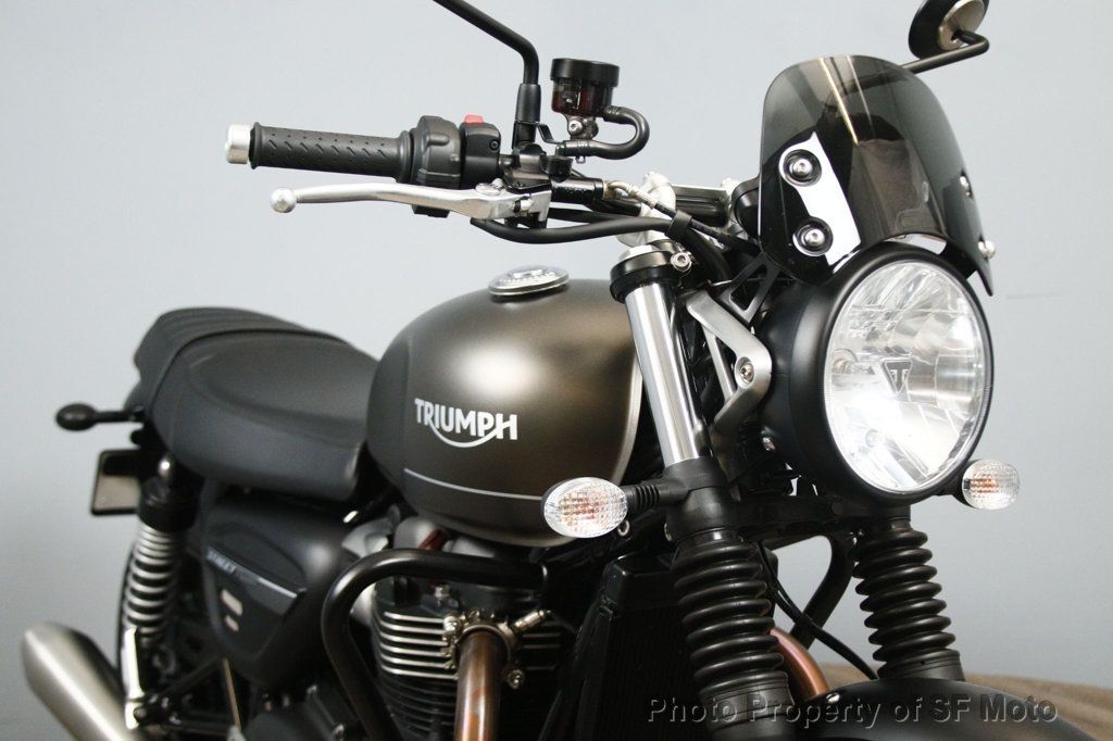 2022 Triumph Street Twin One Owner, 2487Miles - 23032257 - 0