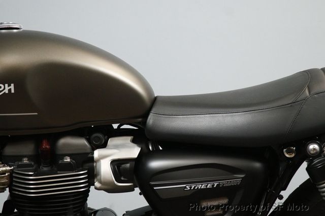 2022 Triumph Street Twin One Owner, 2487Miles - 23032257 - 9