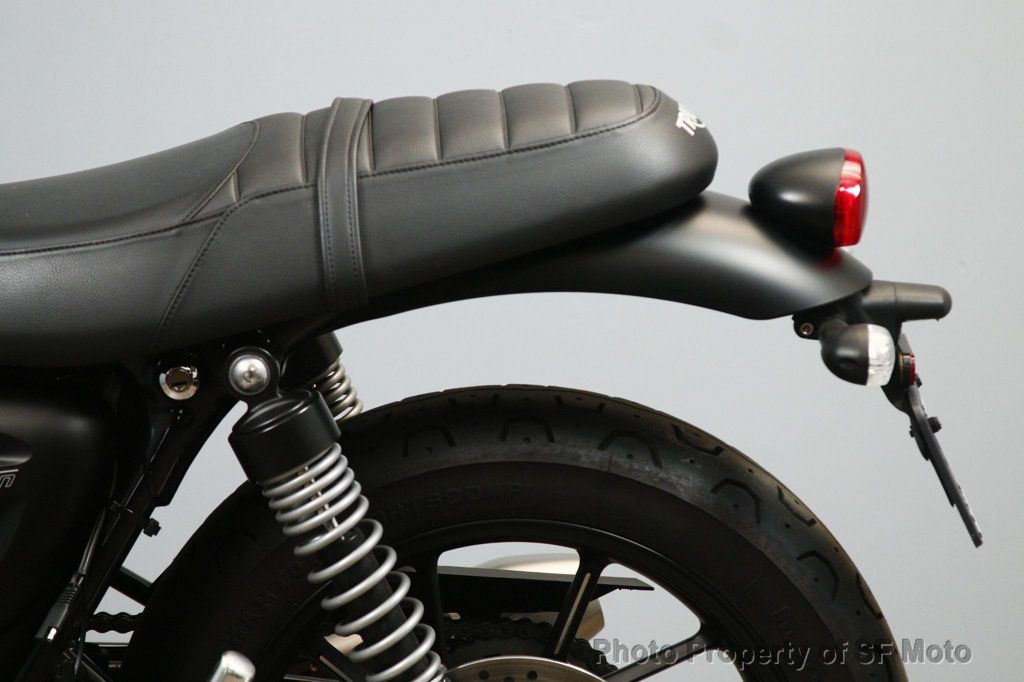 2022 Triumph Street Twin One Owner, 2487Miles - 23032257 - 11