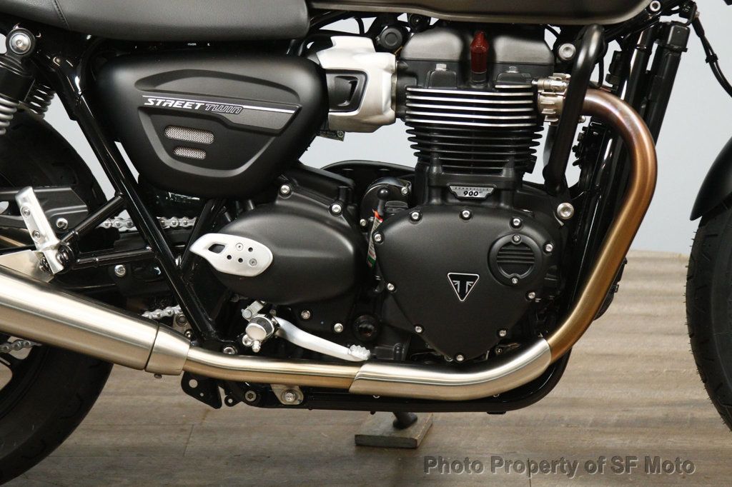 2022 Triumph Street Twin One Owner, 2487Miles - 23032257 - 14