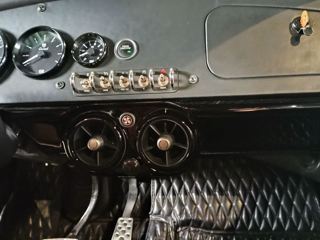 2022 Vanderhall Carmel Roadster 4197 Miles - 23014172 - 45