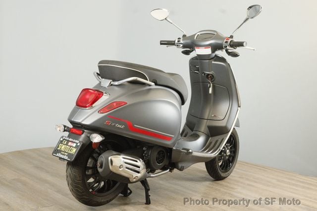 2022 Vespa Sprint 150 Racing Sixties Timeless Style, Modern Performance - 22614996 - 34