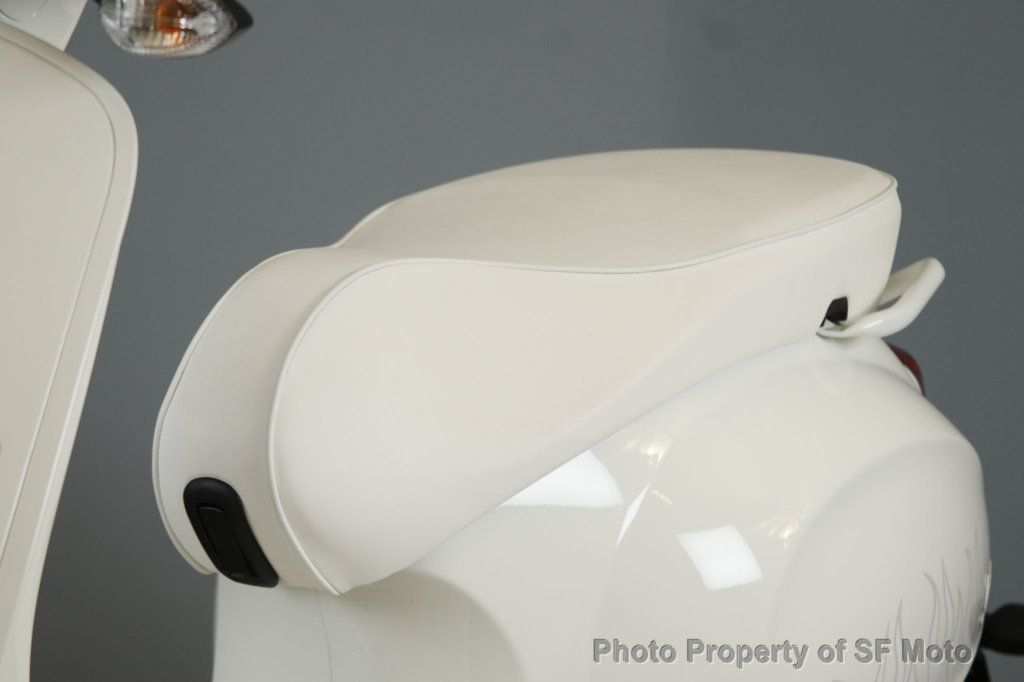 2022 Vespa Sprint Sport 150 Justin Bieber X FACTORY DEMO - 22701172 - 29