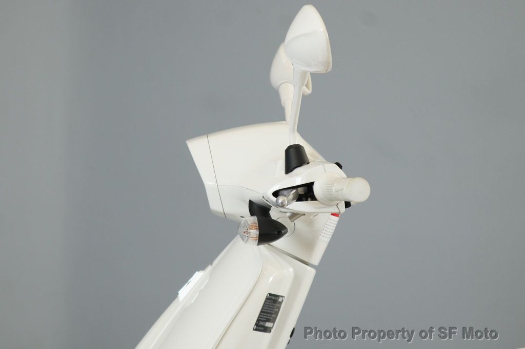 2022 Vespa Sprint Sport 150 Justin Bieber X Just 230 TOTAL miles!! - 22701172 - 6