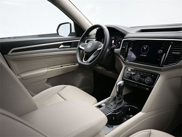 2022 Volkswagen Atlas 2.0T SE w/Technology FWD - 22945078 - 19