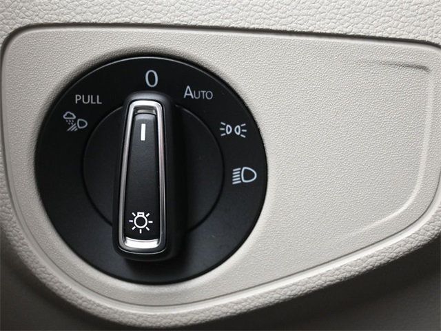 2022 Volkswagen Atlas 2.0T SE w/Technology FWD - 22945078 - 28