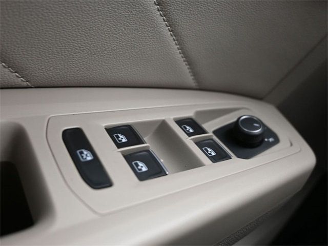 2022 Volkswagen Atlas 2.0T SE w/Technology FWD - 22945078 - 29