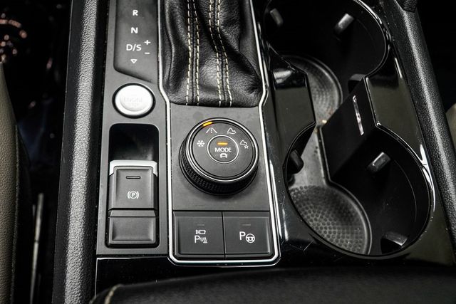 2022 Volkswagen Atlas 3.6L V6 SEL Premium R-Line 4MOTION - 22897236 - 17