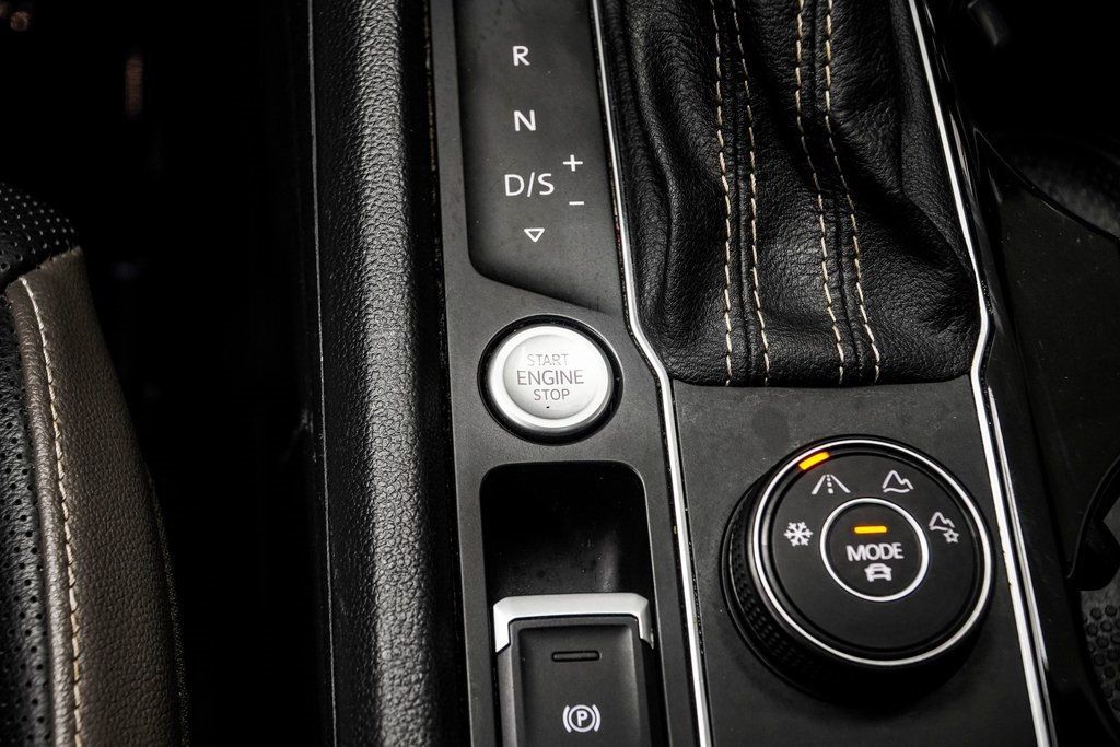 2022 Volkswagen Atlas V6 SEL Premium R-Line photo 18
