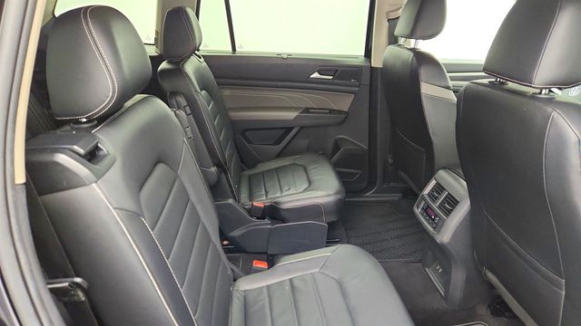 2022 Volkswagen Atlas 3.6L V6 SEL Premium R-Line 4MOTION w/ 2nd Row Captain's Chairs - 22973138 - 22