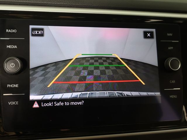 2022 Volkswagen Atlas 3.6L V6 SEL R-Line Black 4MOTION - 22961204 - 52