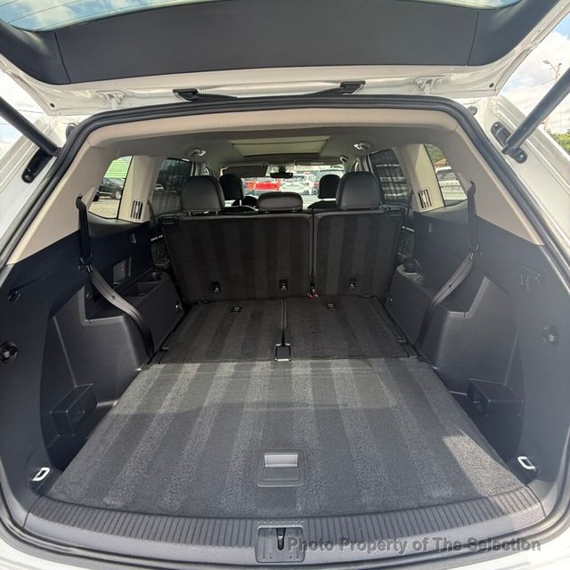 2022 Volkswagen Atlas 3.6L V6 SEL R-LINE BLACK 4MOTION, LEATHER, MOONROOF - 23039434 - 44