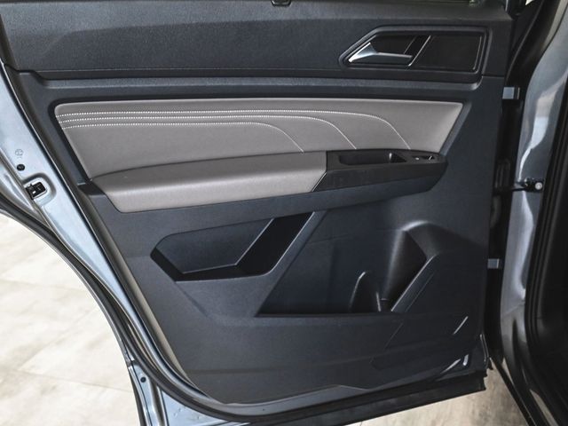 2022 Volkswagen Atlas 3.6L V6 SE w/Technology - 22900677 - 13