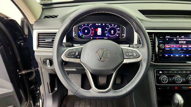 2022 Volkswagen Atlas 3.6L V6 SE w/Technology 4MOTION w/ Pano Sunroof & Black Wheels - 23020211 - 12