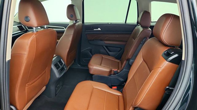 2022 Volkswagen Atlas 3.6L V6 SE w/Technology 4MOTION w/ Pano Sunroof & Black Wheels - 23020211 - 19