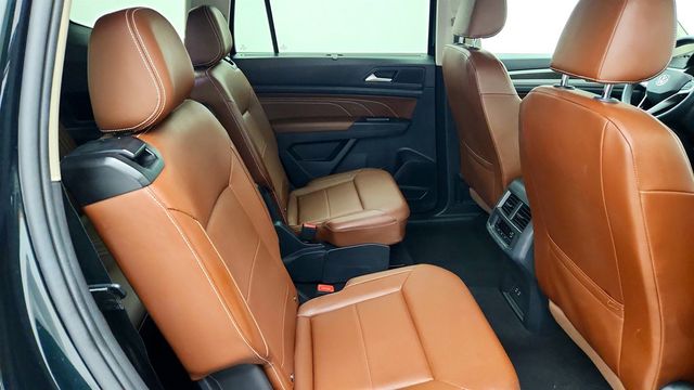 2022 Volkswagen Atlas 3.6L V6 SE w/Technology 4MOTION w/ Pano Sunroof & Black Wheels - 23020211 - 22