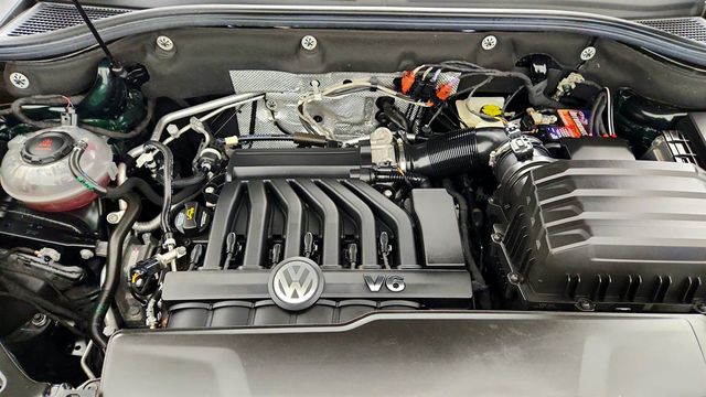 2022 Volkswagen Atlas 3.6L V6 SE w/Technology 4MOTION w/ Pano Sunroof & Black Wheels - 23020211 - 26