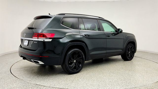 2022 Volkswagen Atlas 3.6L V6 SE w/Technology 4MOTION w/ Pano Sunroof & Black Wheels - 23020211 - 4