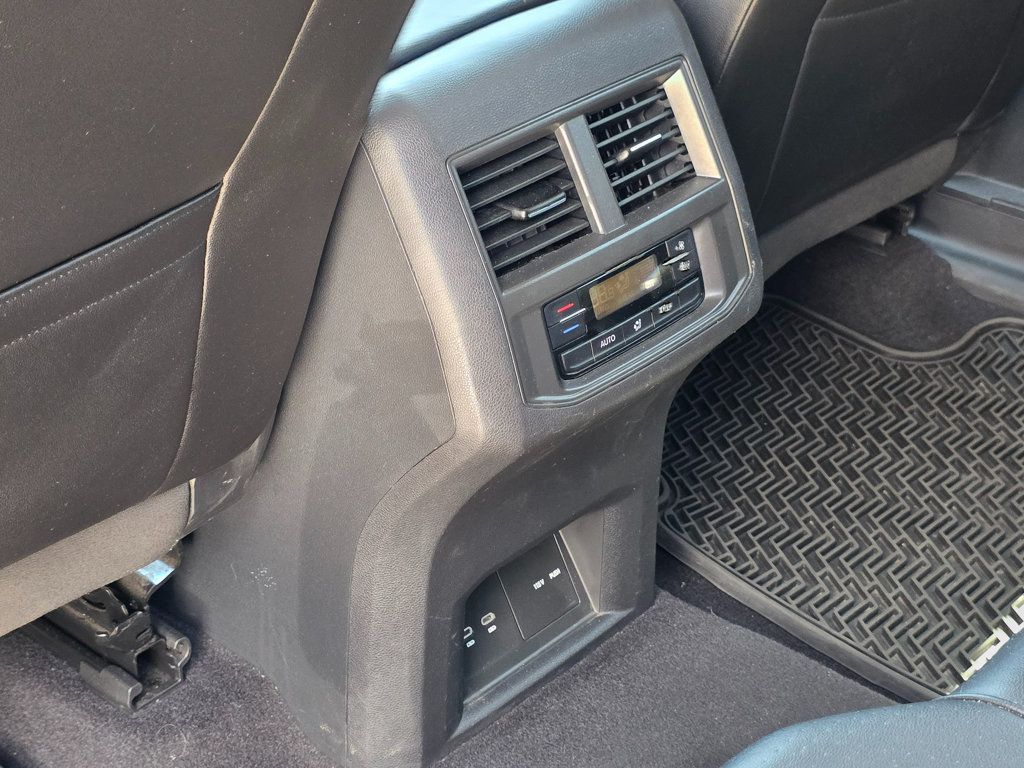 2022 Volkswagen Atlas 3.6L V6 SE w/Technology FWD - 22909559 - 26