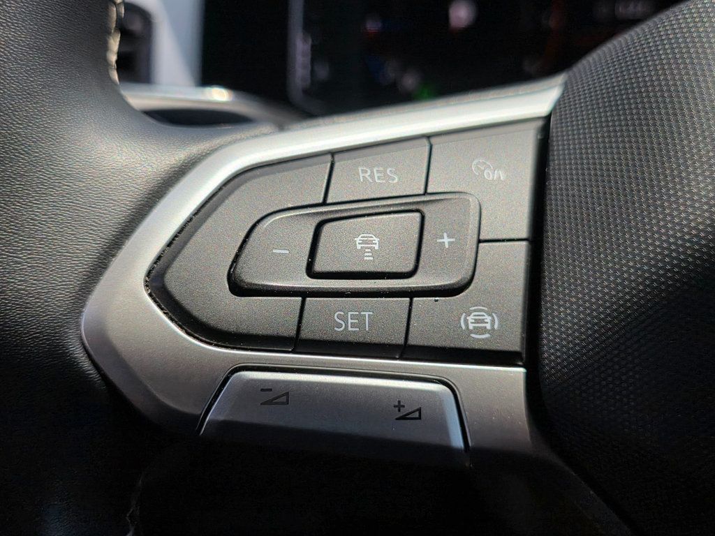 2022 Volkswagen Atlas 3.6L V6 SE w/Technology FWD - 22909559 - 33