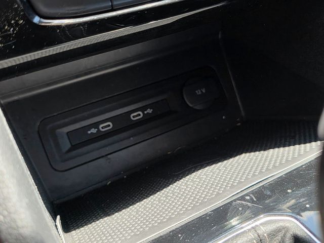 2022 Volkswagen Atlas 3.6L V6 SE w/Technology FWD - 22909559 - 40