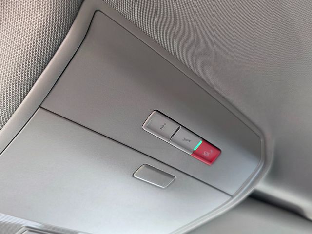 2022 Volkswagen Atlas 3.6L V6 SE w/Technology FWD - 22909559 - 46