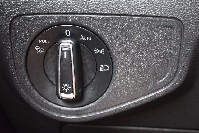 2022 Volkswagen Atlas 3.6L V6 SE w/Technology FWD - 23090219 - 21