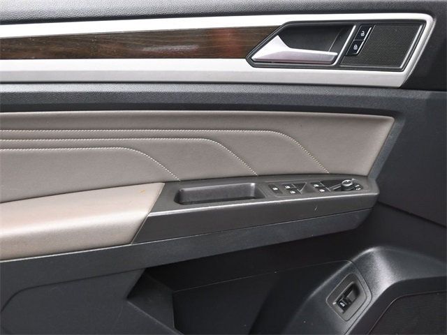 2022 Volkswagen Atlas 3.6L V6 SE w/Technology FWD - 22978597 - 12