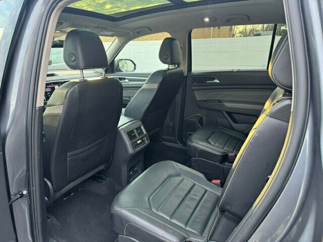 2022 Volkswagen Atlas Local Trade/Premium R-Line/Heated&Cooled Seats/Pano Roof/NAV - 22777106 - 10