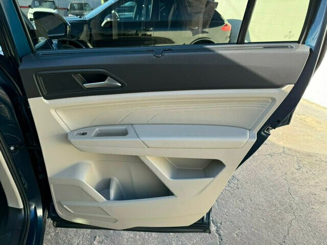 2022 Volkswagen Atlas LocalTrade/SEL/R-Line4Motion/AdaptiveCruise/2ndRowCapatins - 22635974 - 17