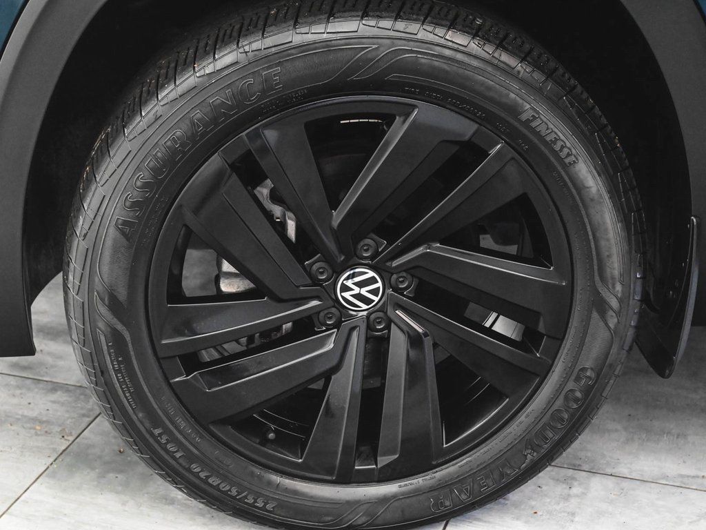 2022 Volkswagen Atlas Cross Sport V6 SE Technology photo 4