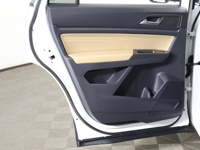 2022 Volkswagen Atlas Cross Sport 3.6L V6 SE w/Technology 4MOTION - 22982940 - 23