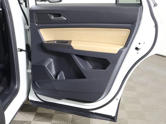 2022 Volkswagen Atlas Cross Sport 3.6L V6 SE w/Technology 4MOTION - 22982940 - 24