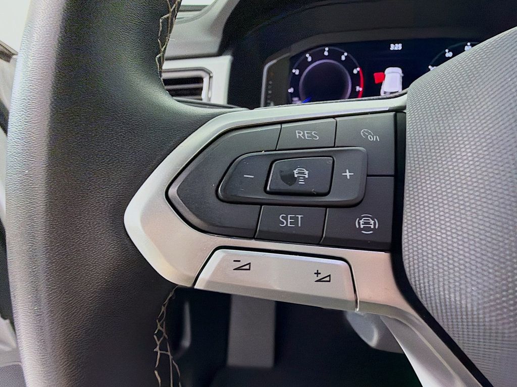 2022 Volkswagen Atlas Cross Sport 3.6L V6 SE w/Technology 4MOTION - 23007446 - 10