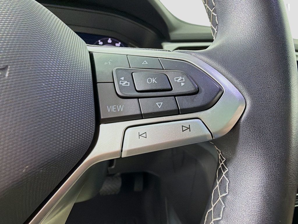 2022 Volkswagen Atlas Cross Sport 3.6L V6 SE w/Technology 4MOTION - 23007446 - 32