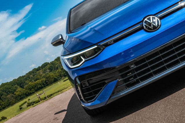 2022 Volkswagen Golf R LocalTrade/Golf-R/BlindSpotMonitor/HeadsUpDisplay/BackupCamera - 23062343 - 10