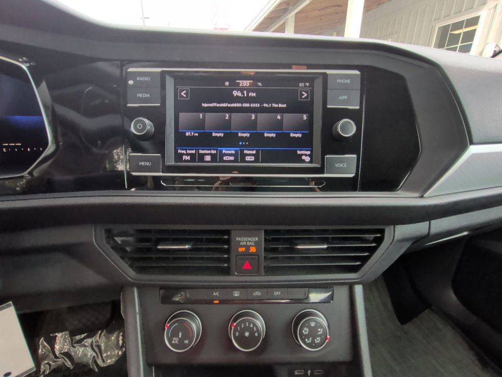 Volkswagen Jetta S Automatic photo 17