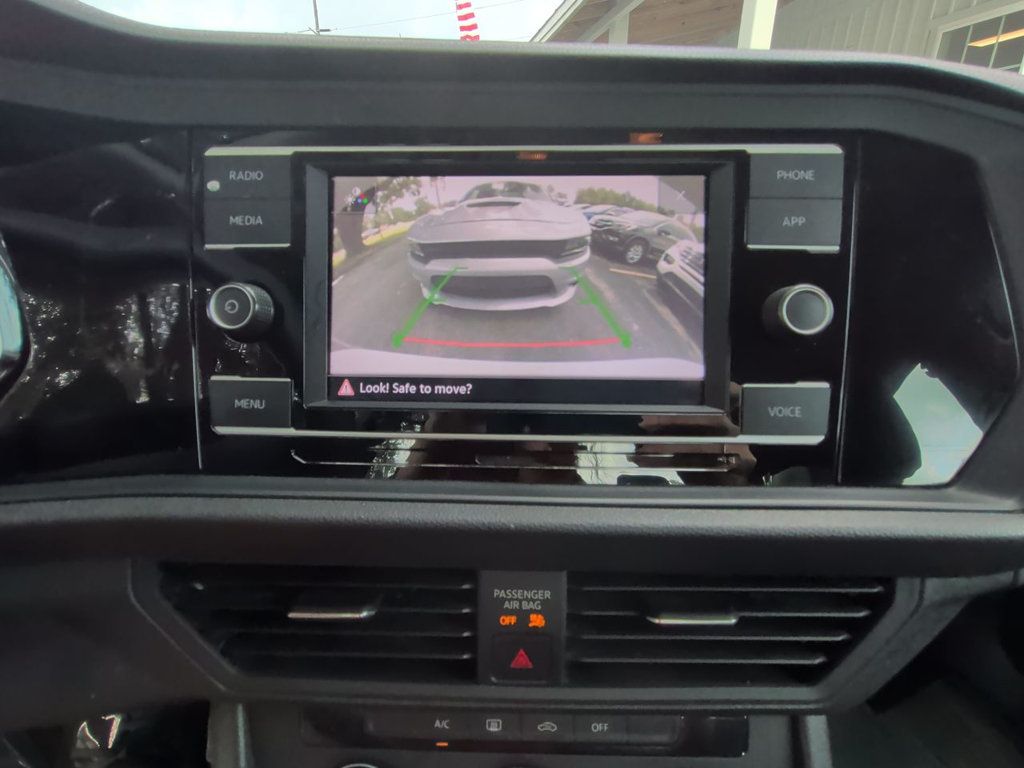 Volkswagen Jetta S Automatic photo 18