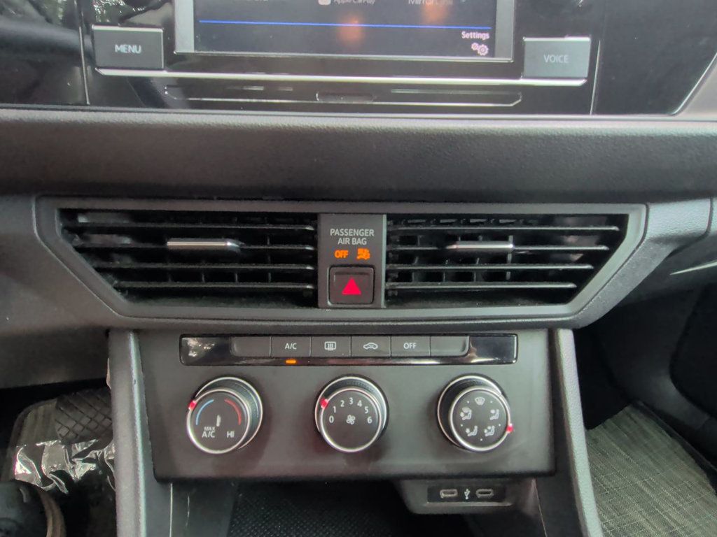 Volkswagen Jetta S Automatic photo 20