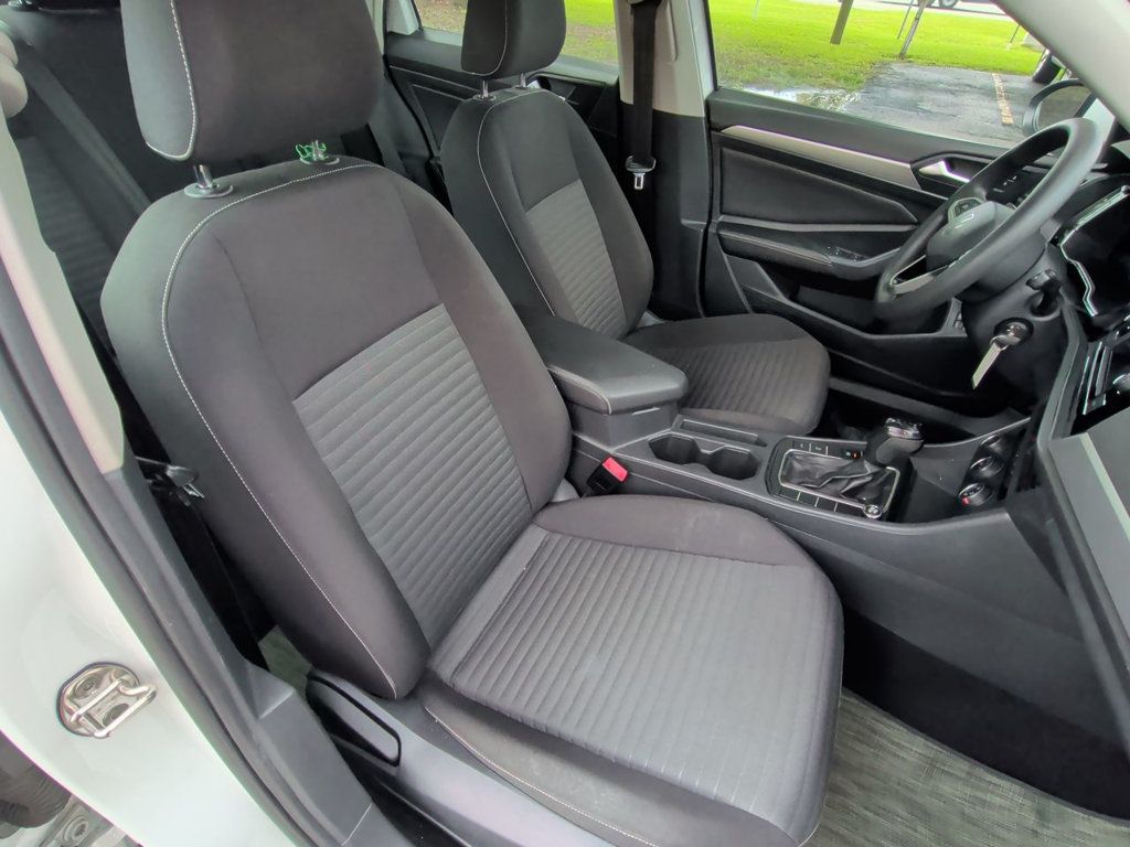 Volkswagen Jetta S Automatic photo 21
