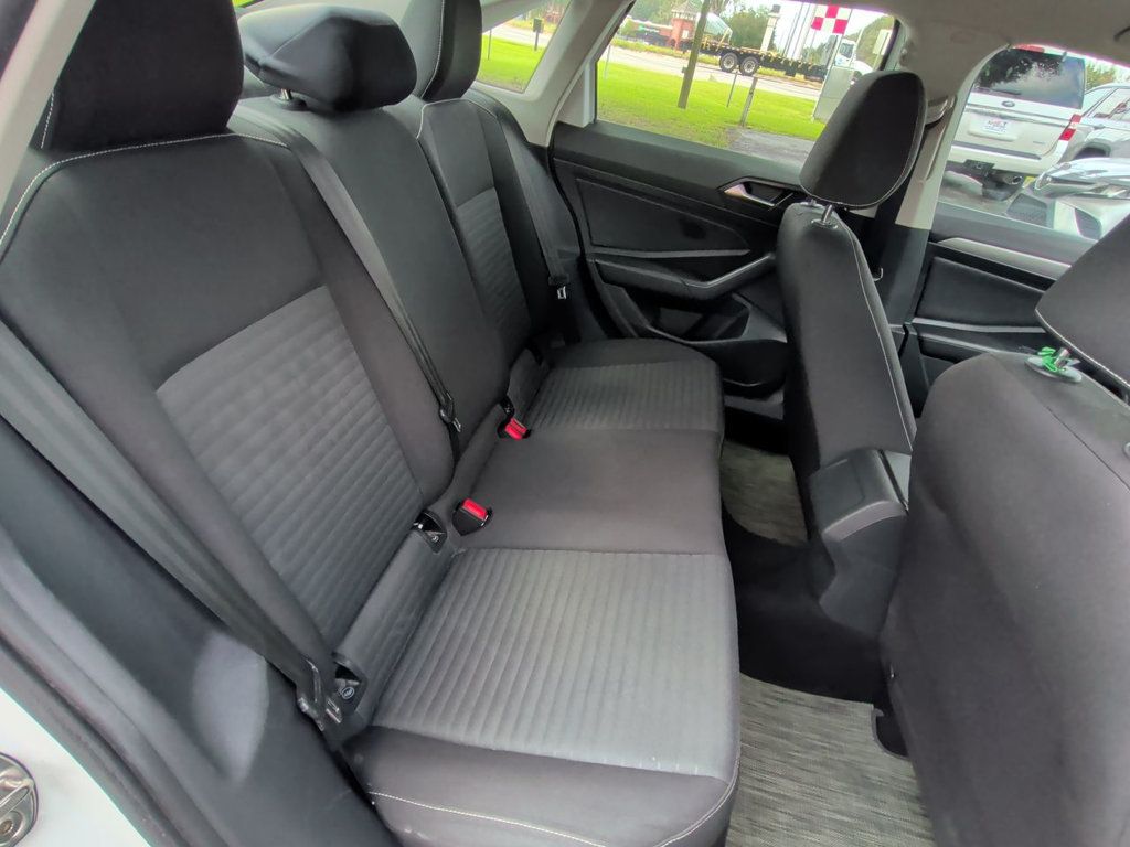 Volkswagen Jetta S Automatic photo 22