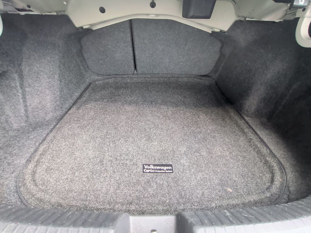 Volkswagen Jetta S Automatic photo 23