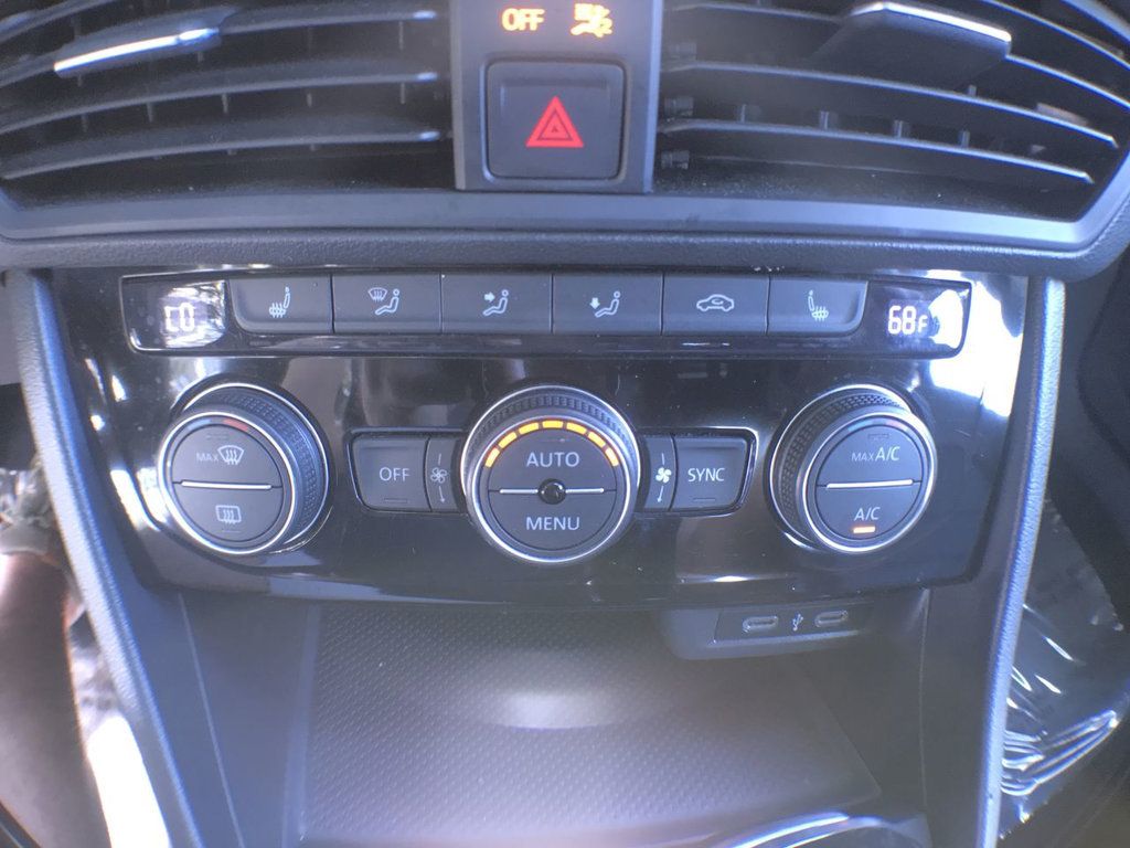 2022 Volkswagen Jetta SE photo 10