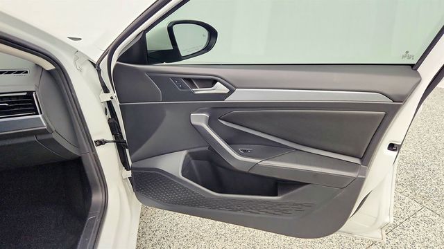 2022 Volkswagen Jetta SE Automatic - 23005727 - 24
