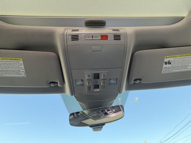 2022 Volkswagen Jetta SE Automatic w/ Panoramic Sunroof & Black Wheel Pkg - 23099883 - 18