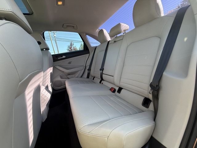2022 Volkswagen Jetta SE Automatic w/ Panoramic Sunroof & Black Wheel Pkg - 23099883 - 21