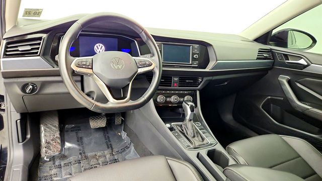 2022 Volkswagen Jetta SE Automatic w/ Panoramic Sunroof & Dark Graphite Wheels - 23065676 - 12